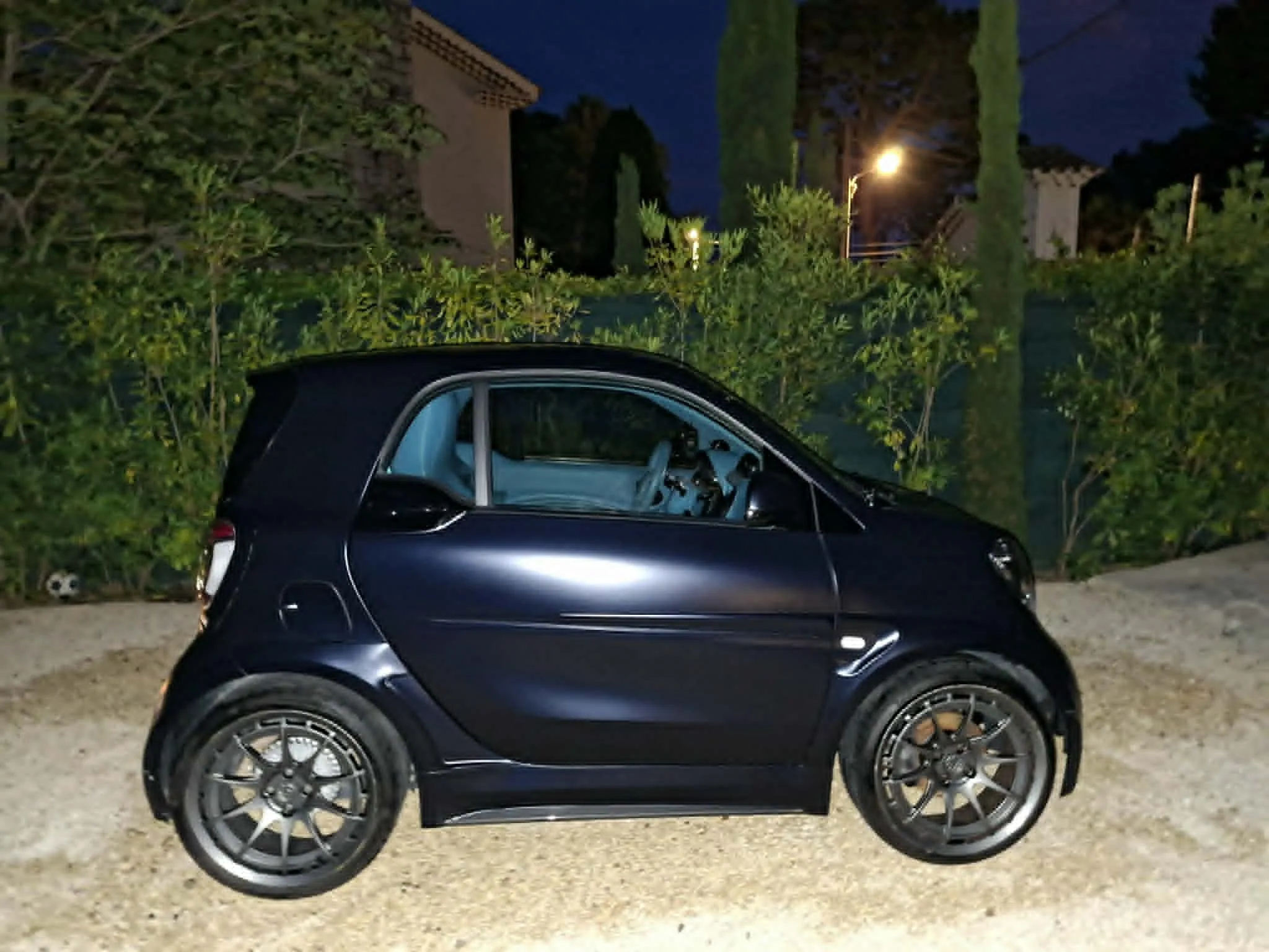 Smart citadine nettoyée à domicile en soirée