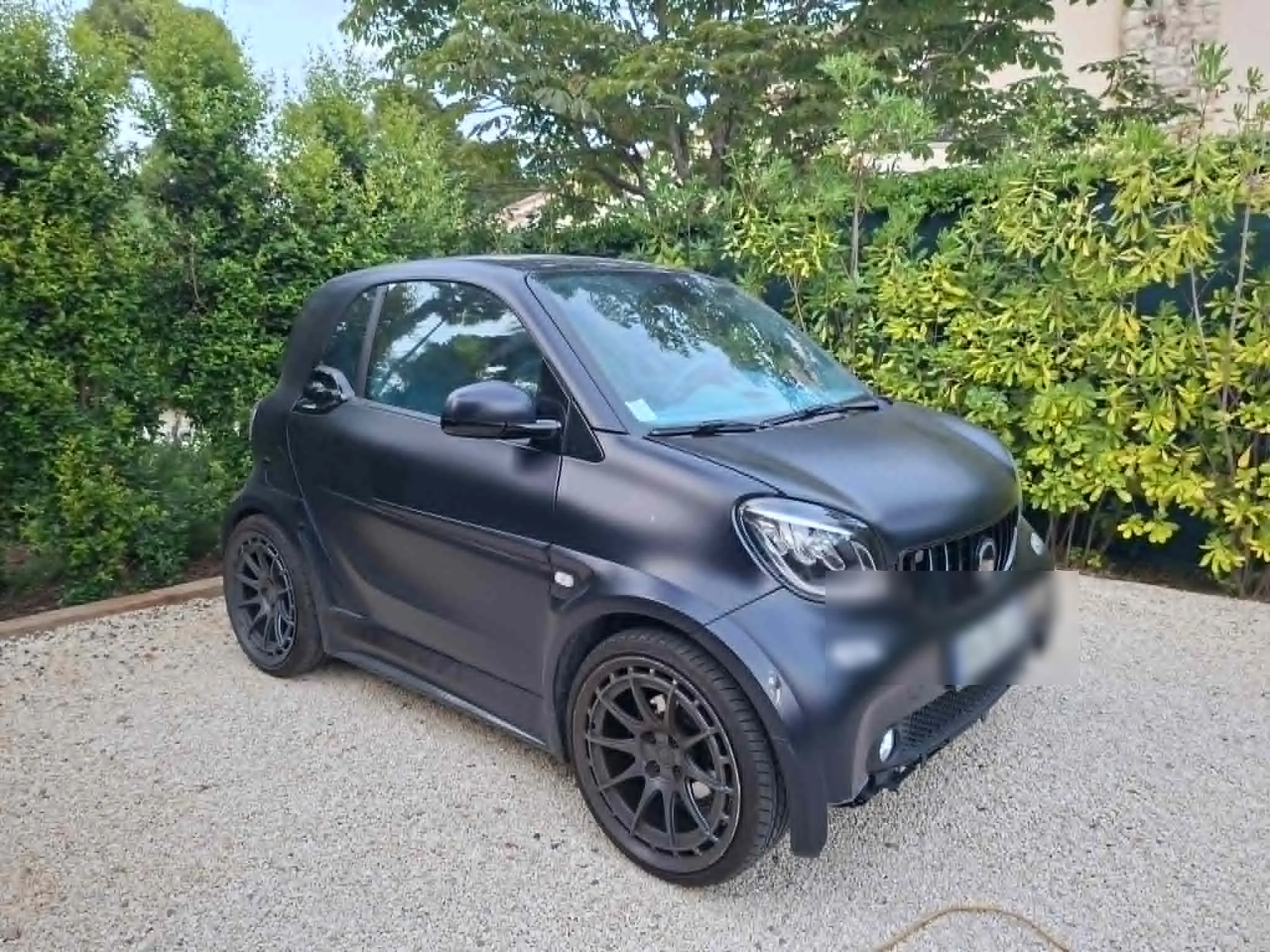 Smart noire mate après lavage extérieur à domicile